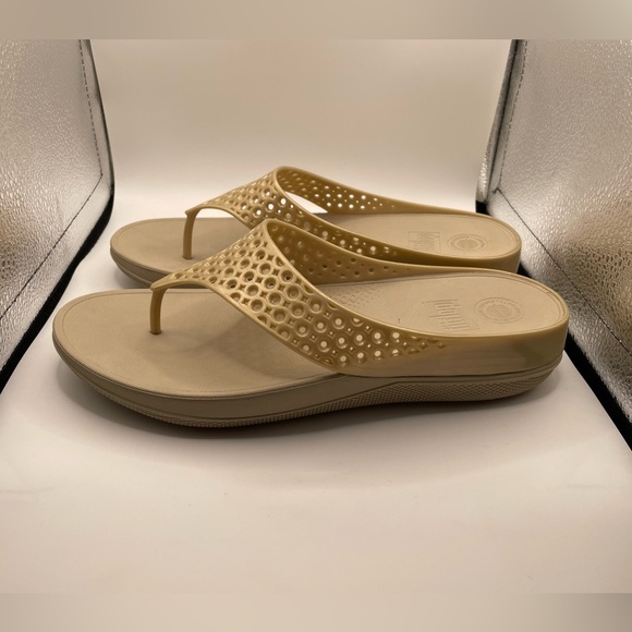Fitflop womens gold wedge sandals size 7 - Picture 1 of 9